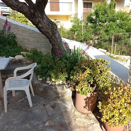 Oneiro House Apartment